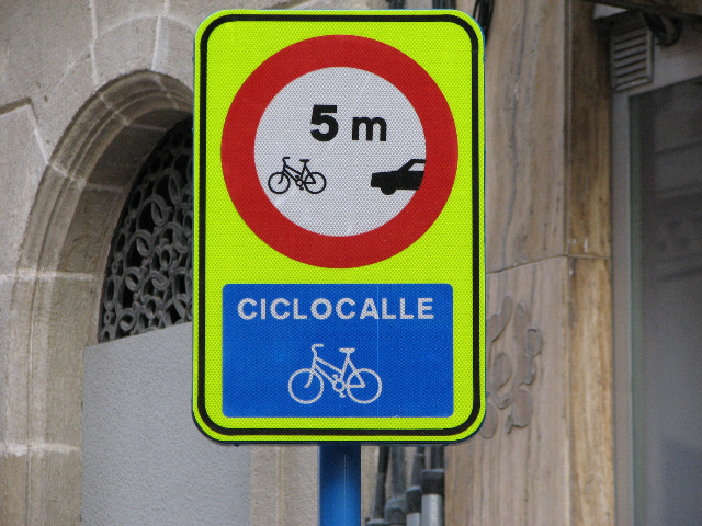 Alicante polkupyöräkadun liikennemerkki